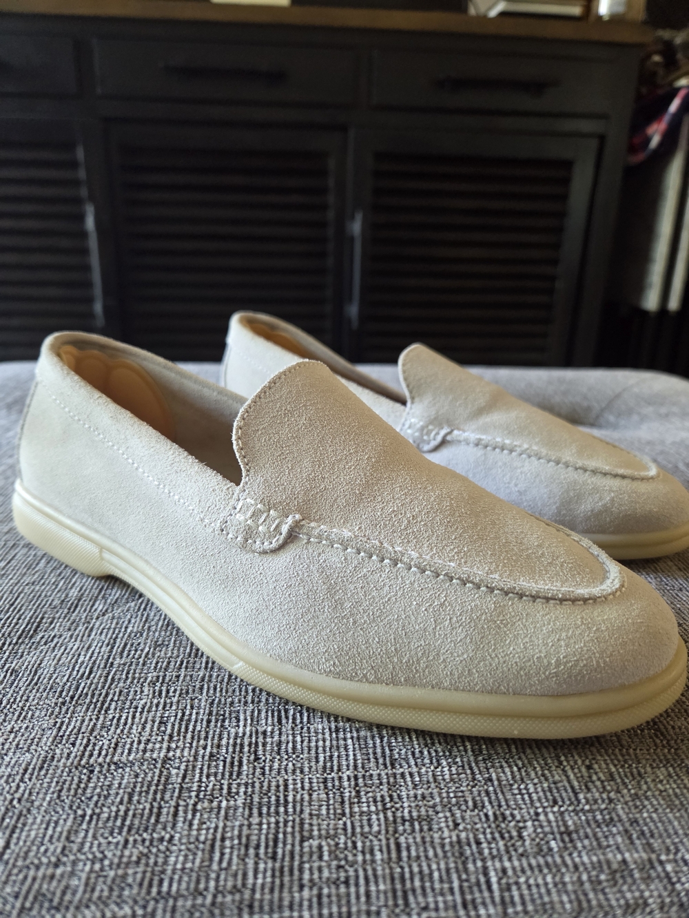 Tahari Womens Genuine Suede Slip-On Loafers Light Beige Size 6